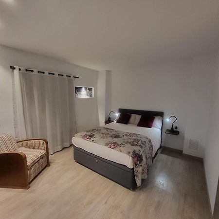 Turistic Girona - Piso De 1, 2 O 3 Habitaciones Екстериор снимка