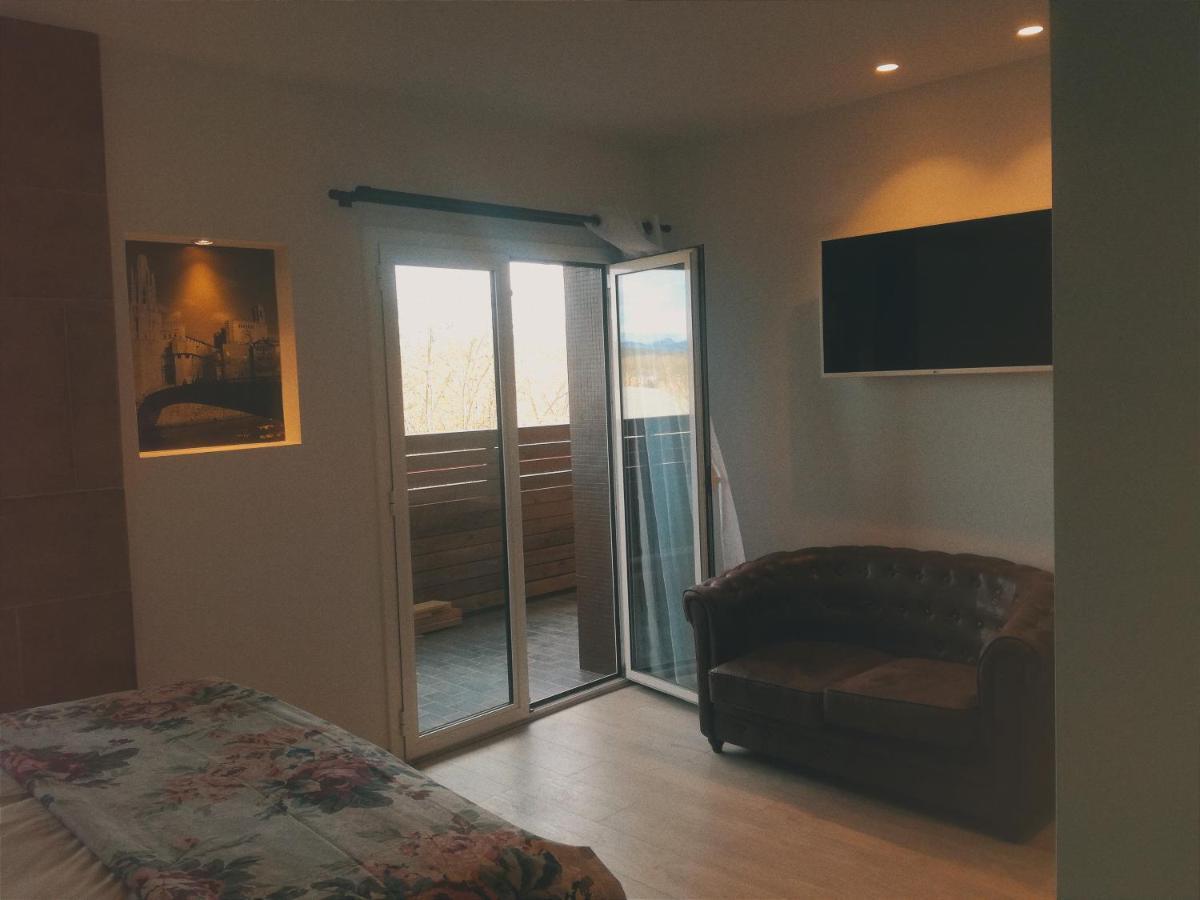 Turistic Girona - Piso De 1, 2 O 3 Habitaciones Екстериор снимка