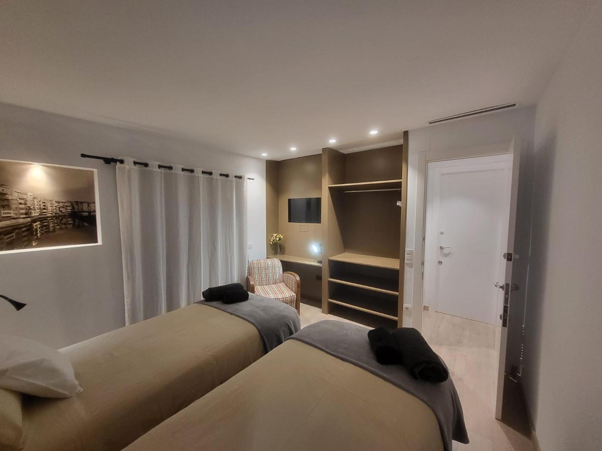 Turistic Girona - Piso De 1, 2 O 3 Habitaciones Екстериор снимка
