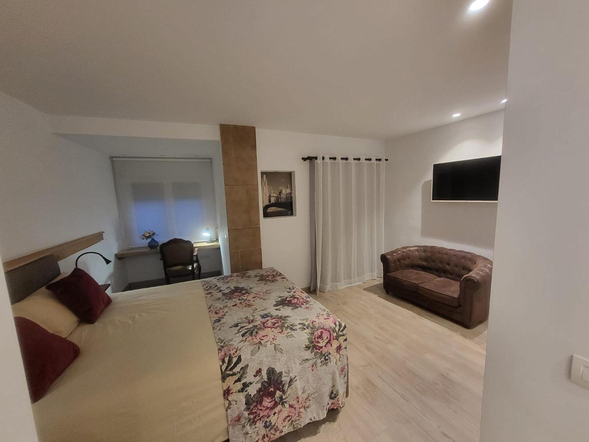 Turistic Girona - Piso De 1, 2 O 3 Habitaciones Екстериор снимка