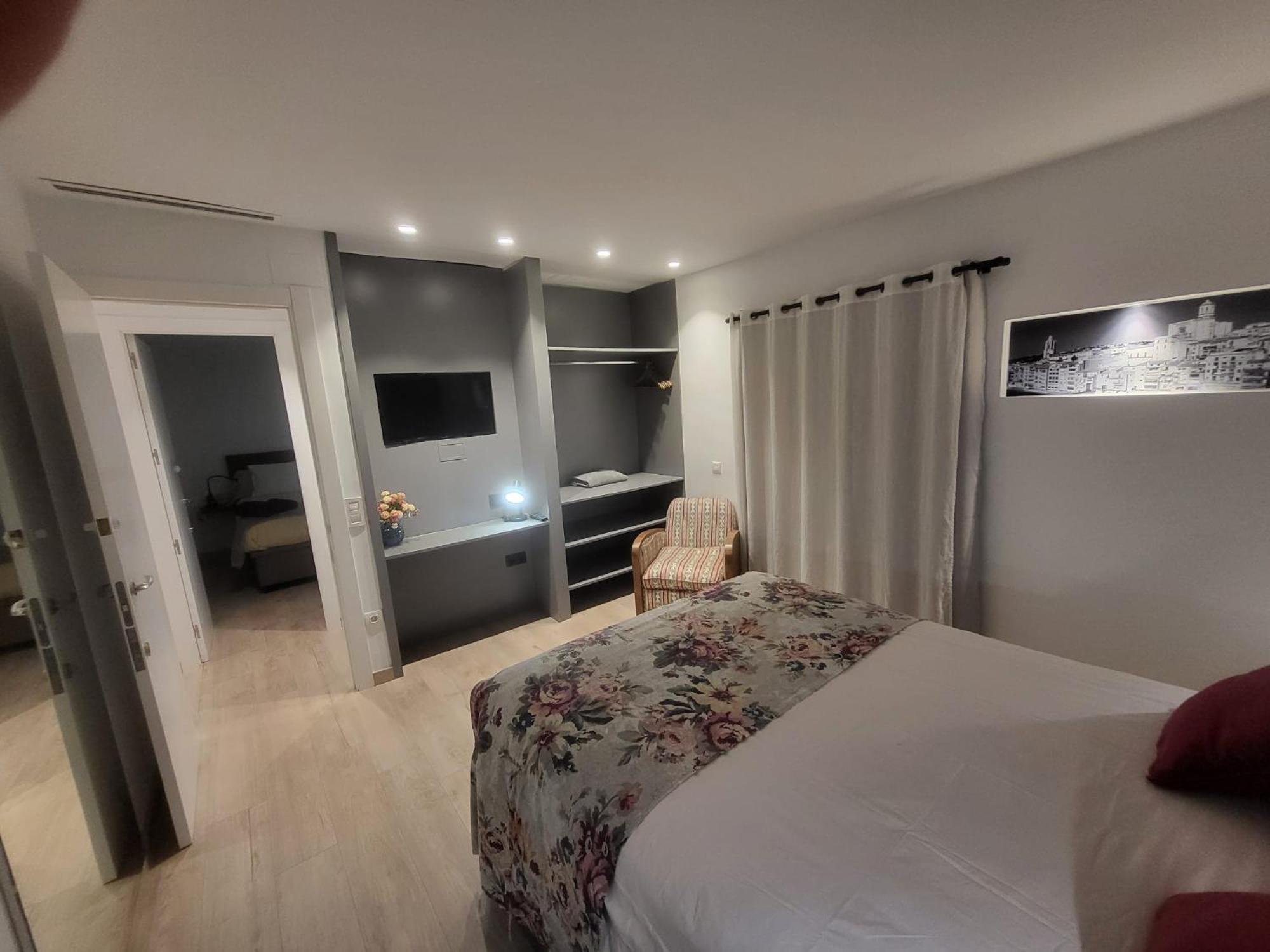 Turistic Girona - Piso De 1, 2 O 3 Habitaciones Екстериор снимка